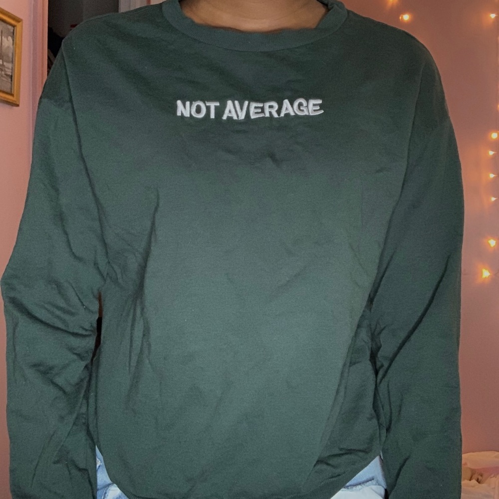 H&M green embroidered lightweight sweatshirt S